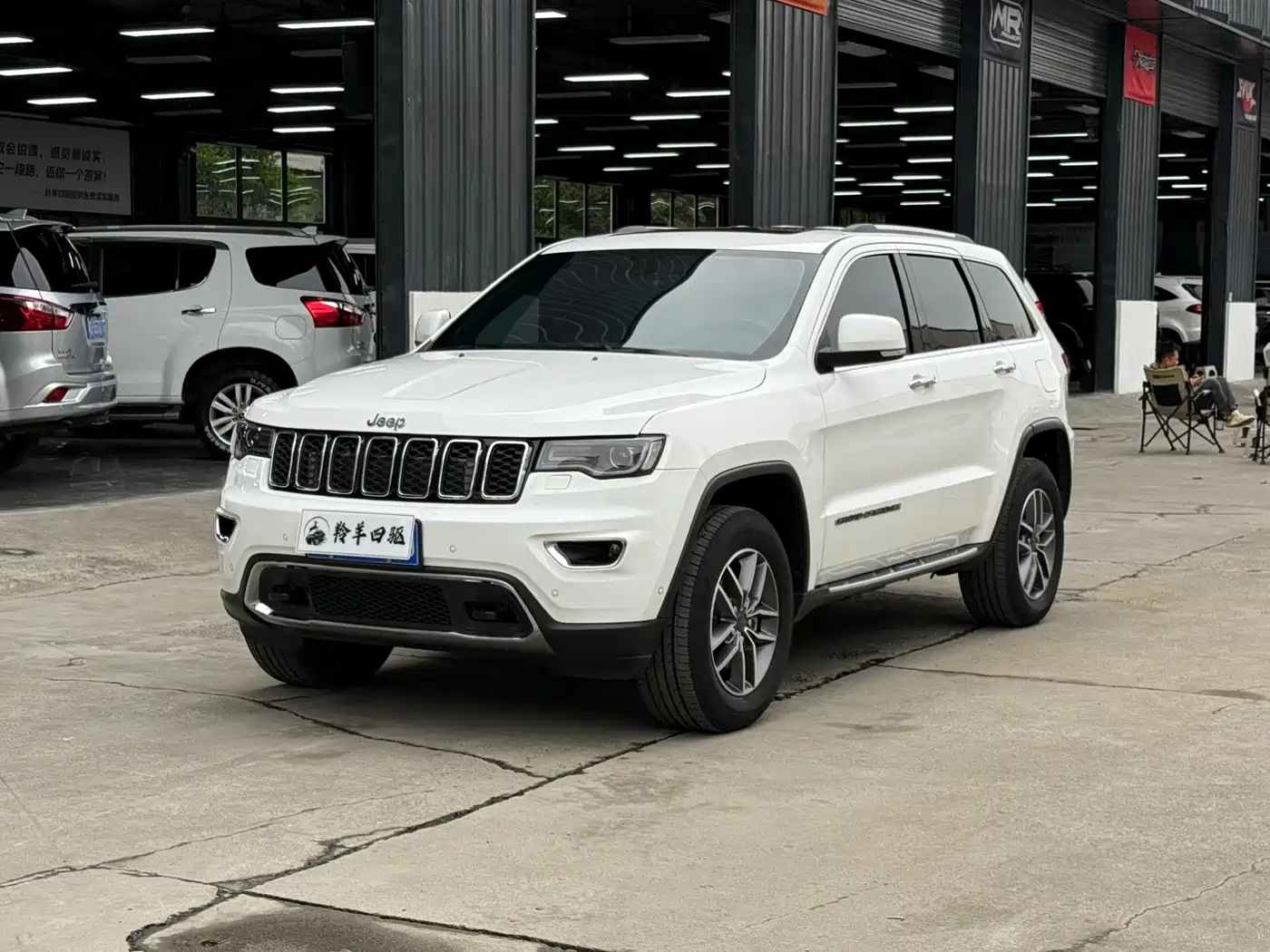 JEEP GRAND CHEROKEE