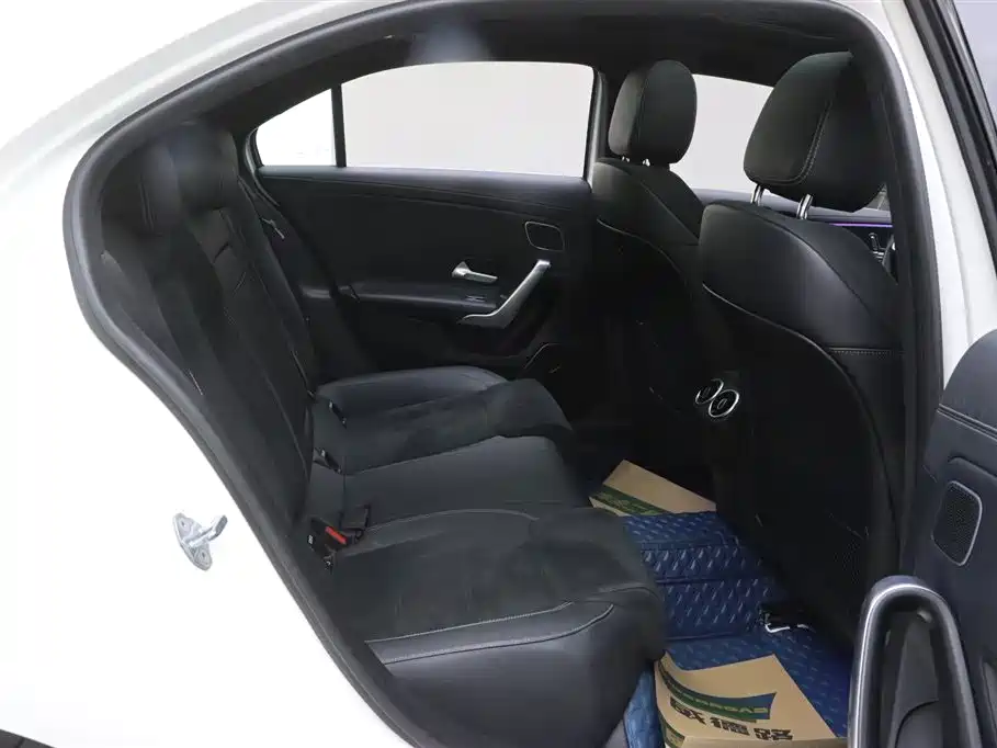 Mercedes-Benz A-Class 2019 A 200 L Sport Sedan фото 16
