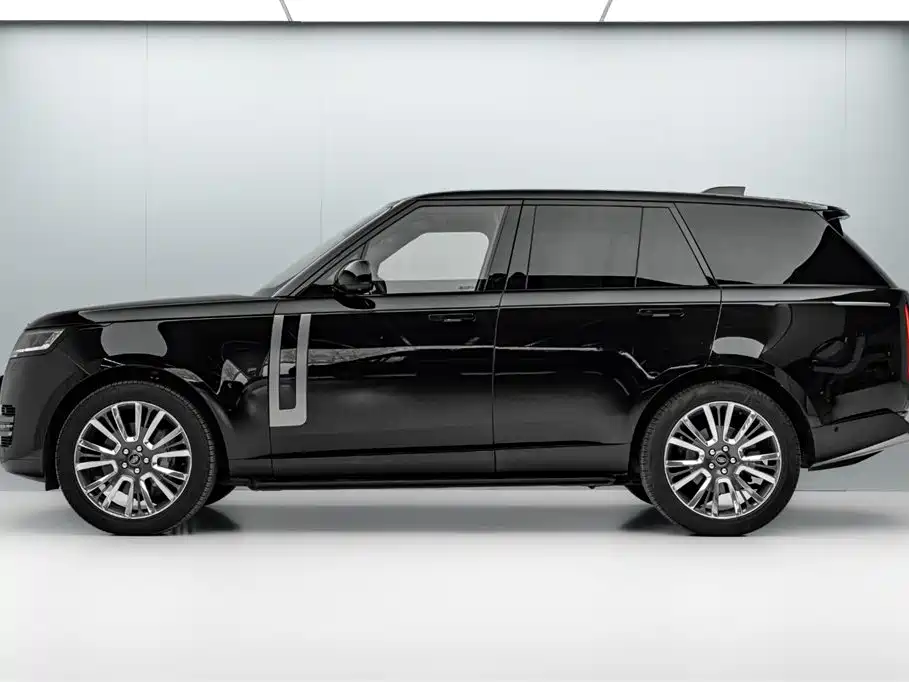 Land Rover Range Rover 2023 3.0 L6 360PS Golden Age Edition фото 4