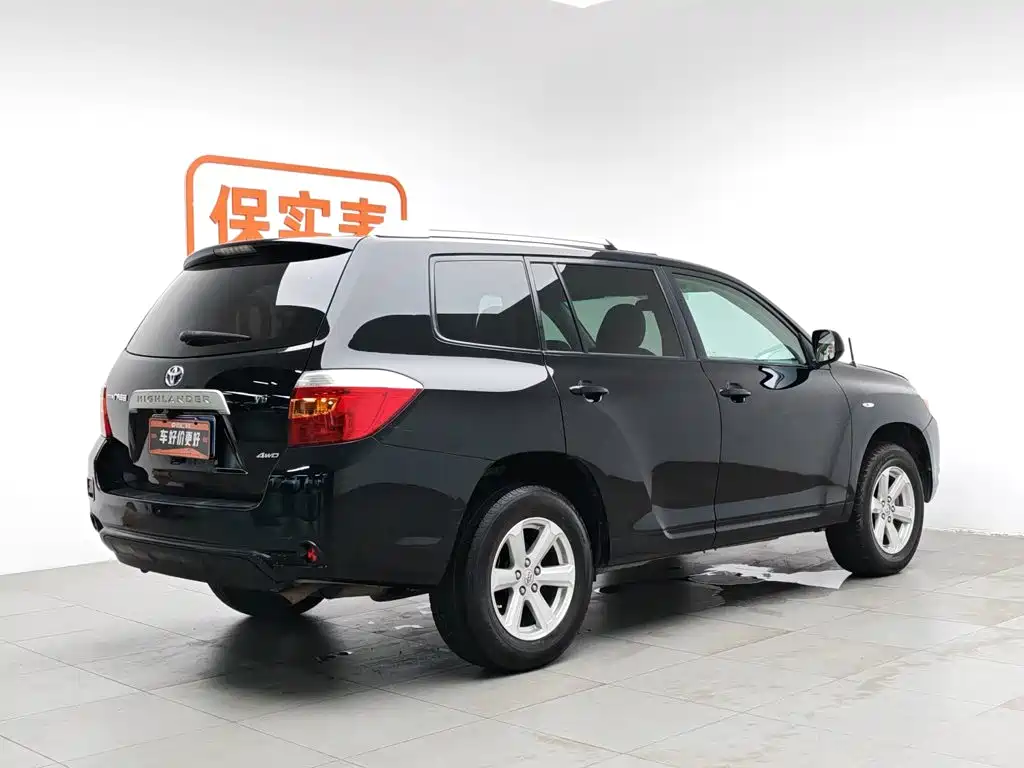 Photo 2 - Toyota Highlander