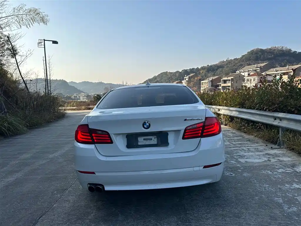BMW 5 Series 2012 523Li Luxury фото 13