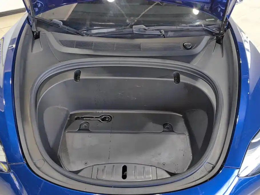 TESLA MODEL 3 (IMPORTED)