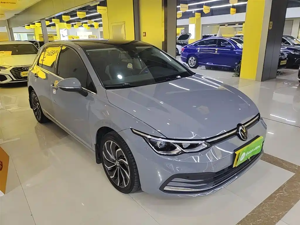 VOLKSWAGEN GOLF