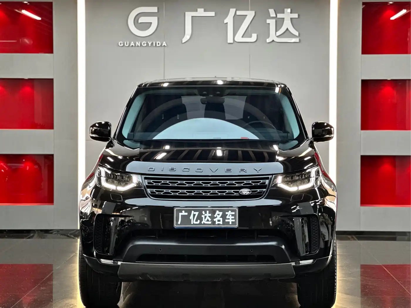 Land Rover Discovery 2017 3.0 SC V6 SE фото 2