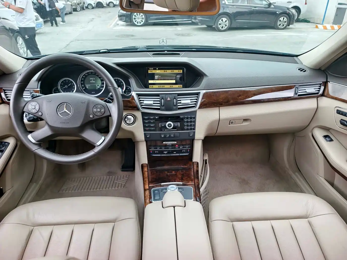 Mercedes-Benz E-Class 2011 E 300 L Elegance фото 12