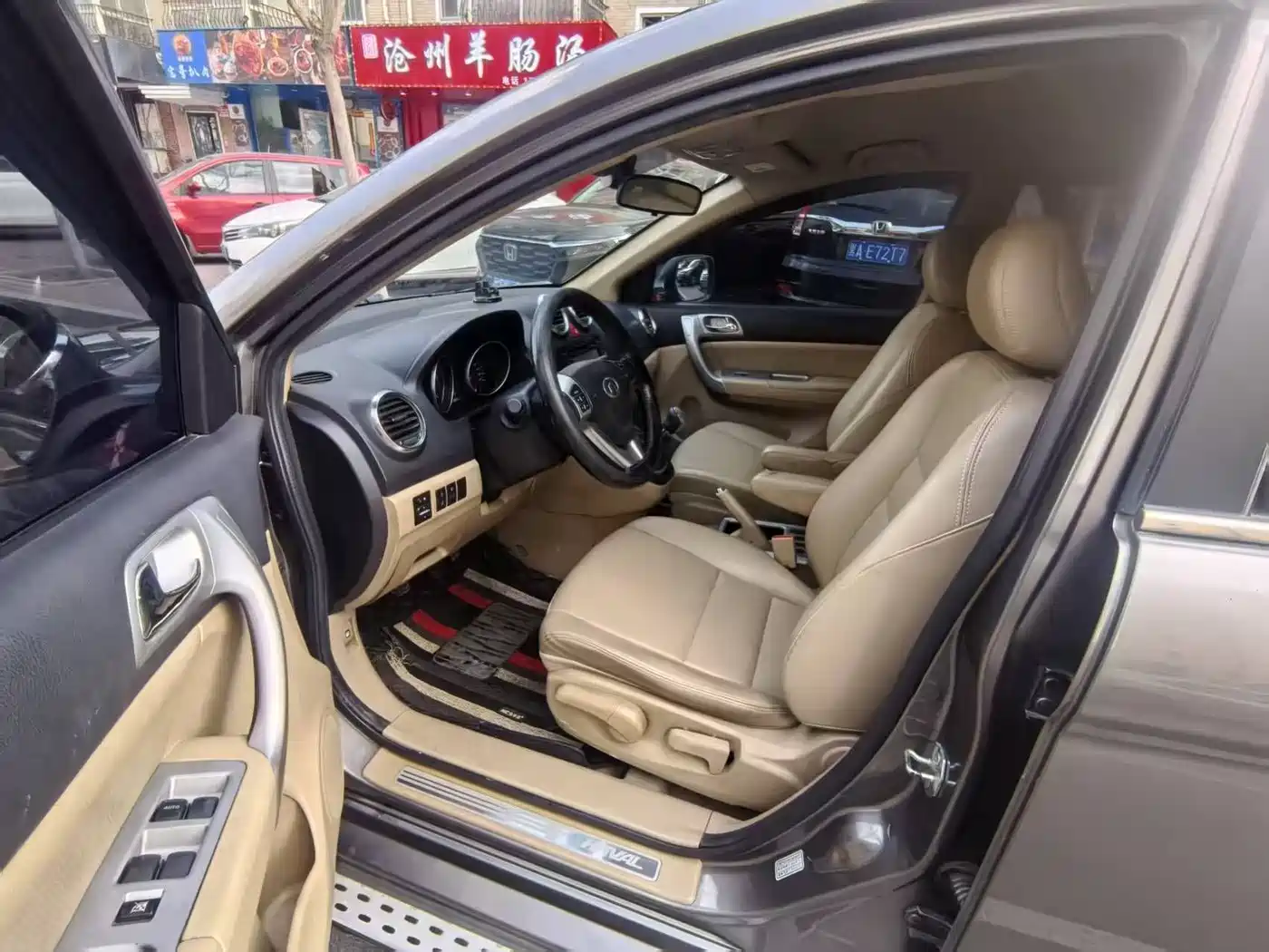 Haval H6 2011 2.0L Manual 2WD Urban Edition фото 8