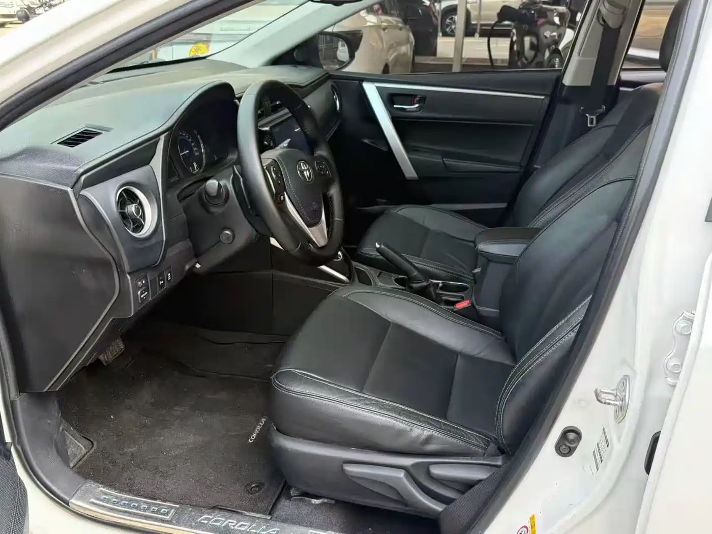 Фото 4 - Toyota Corolla