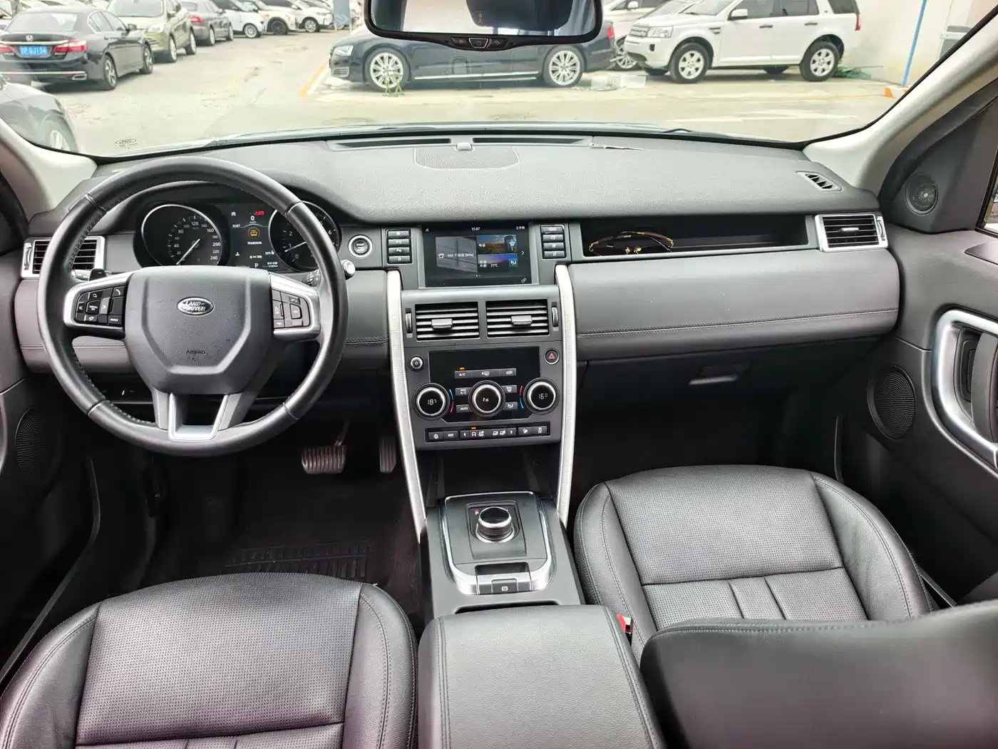 Land Rover Discovery Sport 2018 240PS SE Edition фото 15
