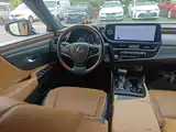 Фото 11 - Lexus ES