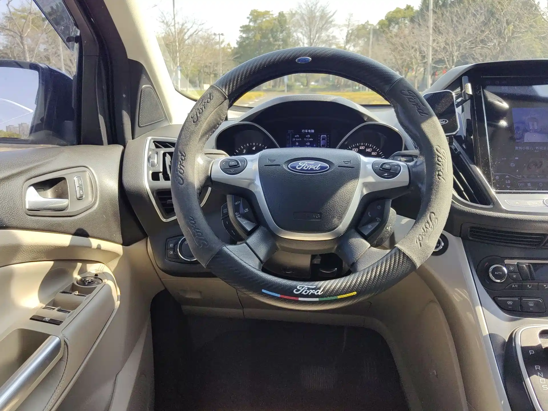 Фото 21 - Ford Kuga