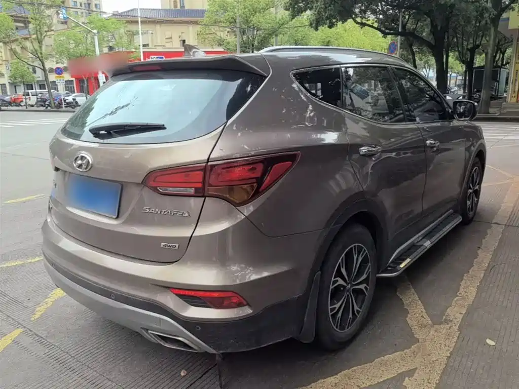 Hyundai Santa Fe 2017 2.0T Automatic 4WD Intelligent 7-Seater фото 7