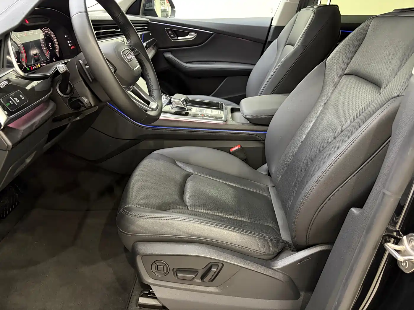 Audi Q8 2023 2023 55 TFSI Luxury Sport