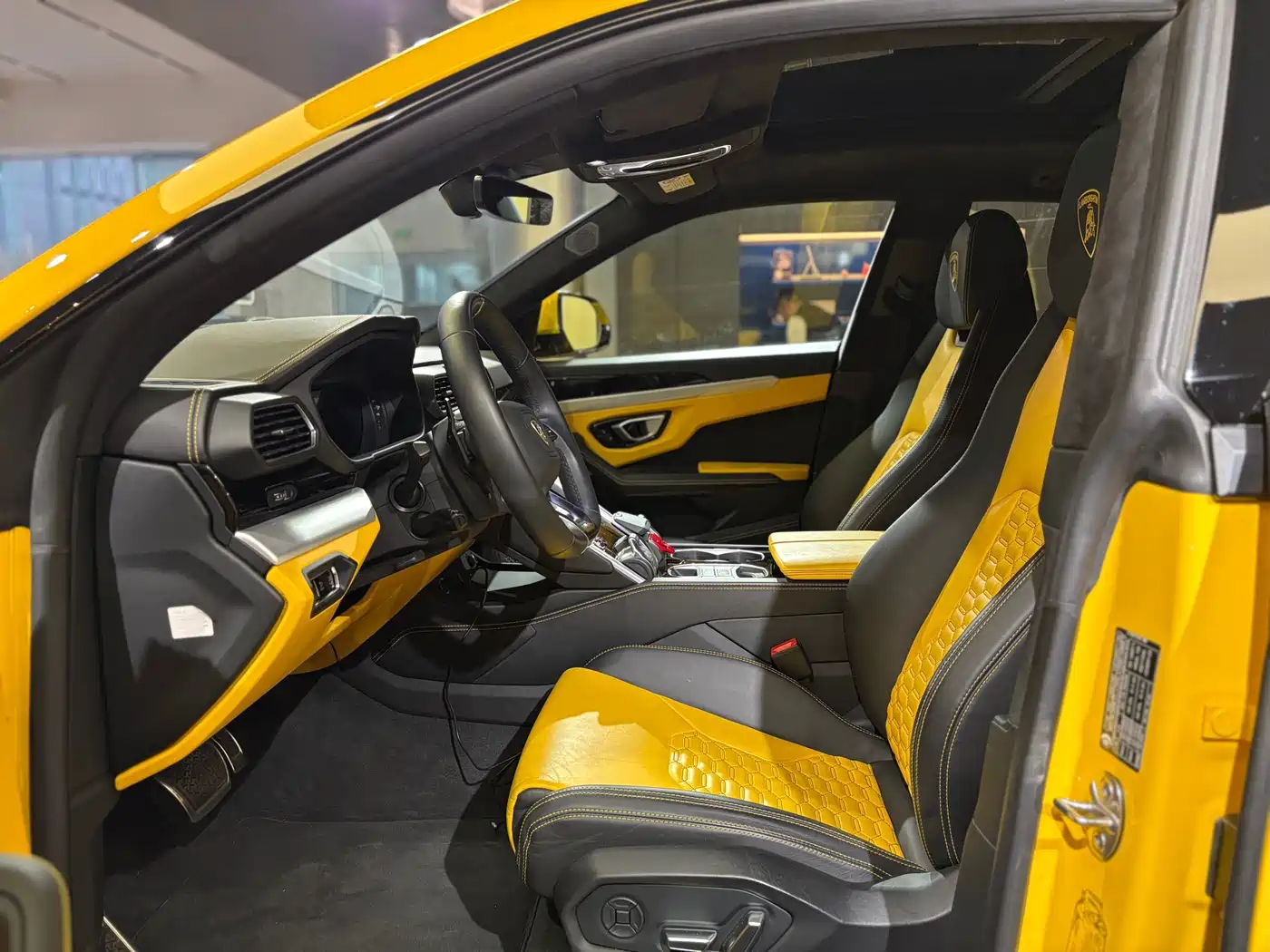 Lamborghini Urus 2018 4.0T V8 фото 9