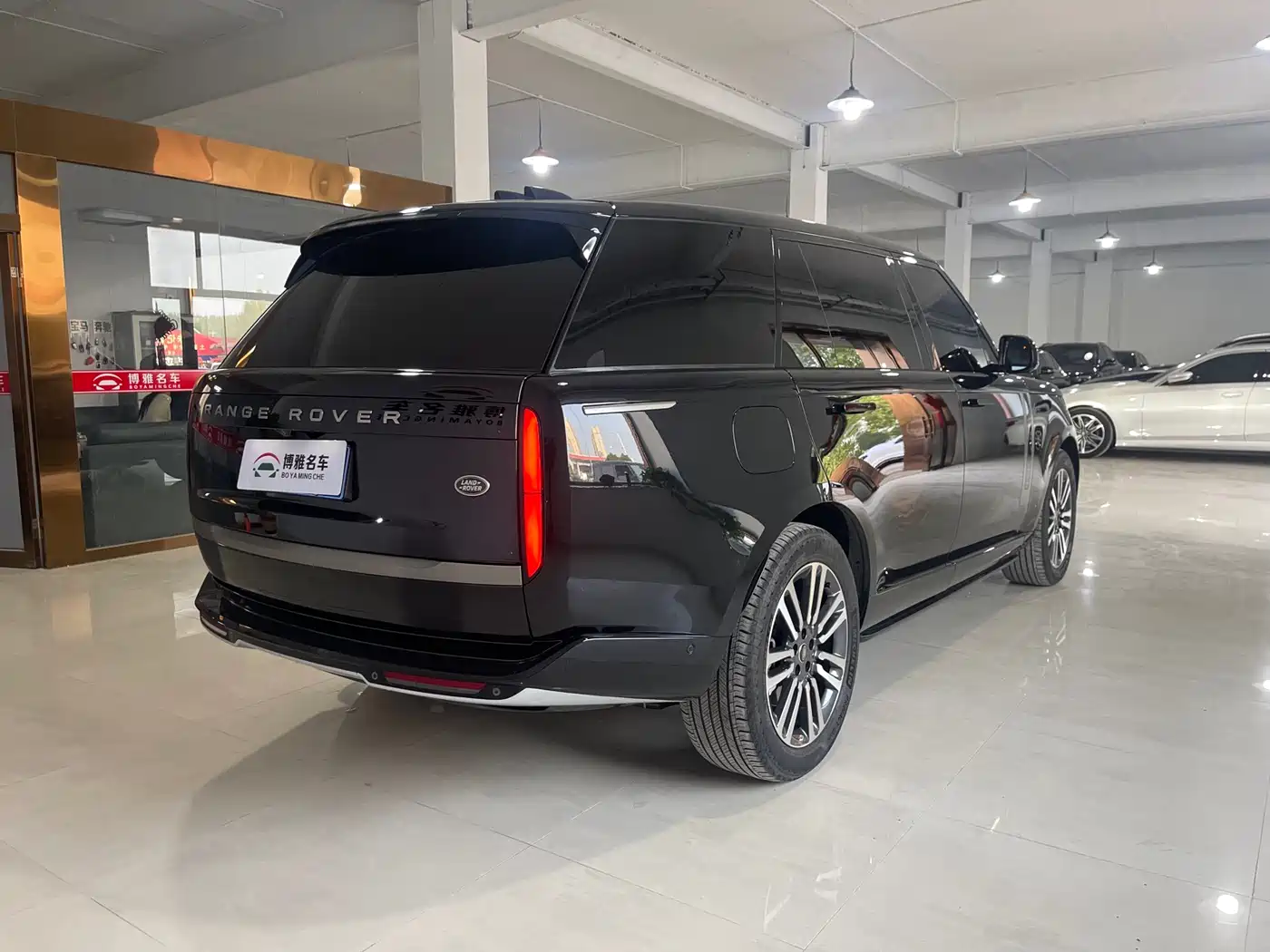 LAND ROVER RANGE ROVER