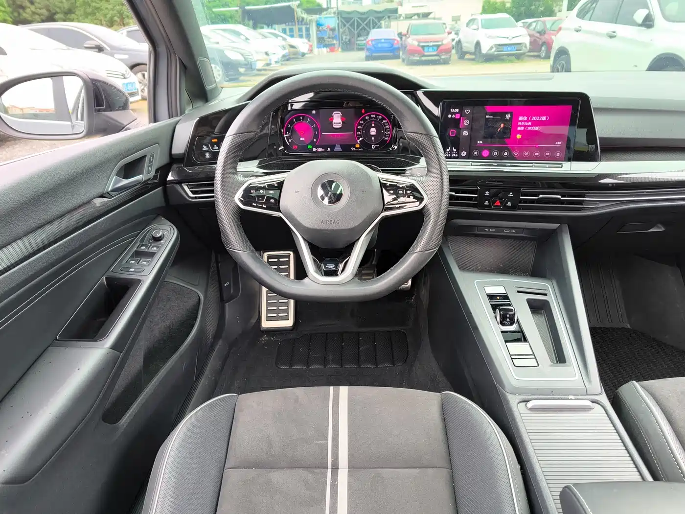 Volkswagen Golf 2023 Facelift 280TSI DSG R-Line фото 9