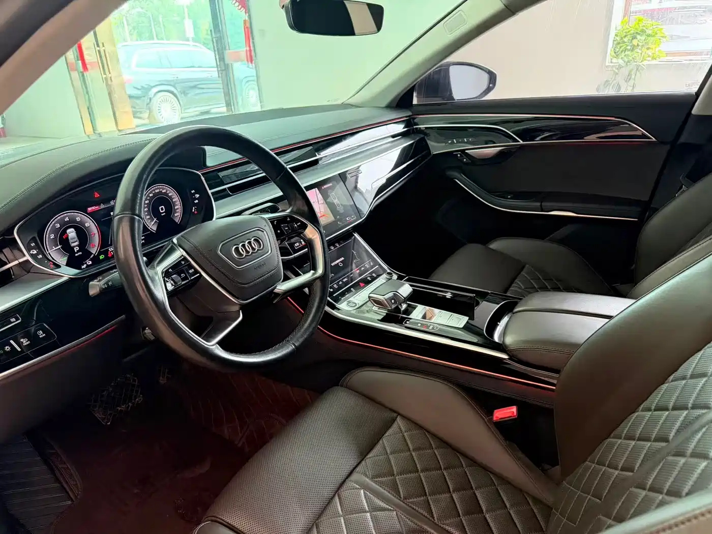 Photo 7 - Audi A8