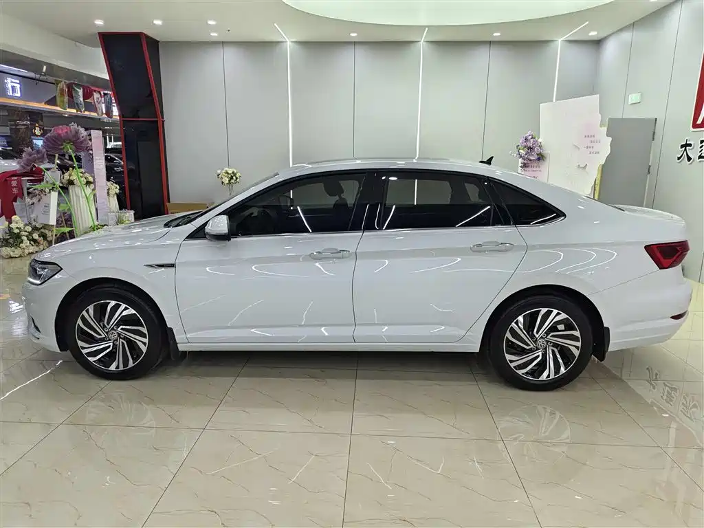 Volkswagen Sagitar 2022 280TSI DSG Surpassing Edition фото 9