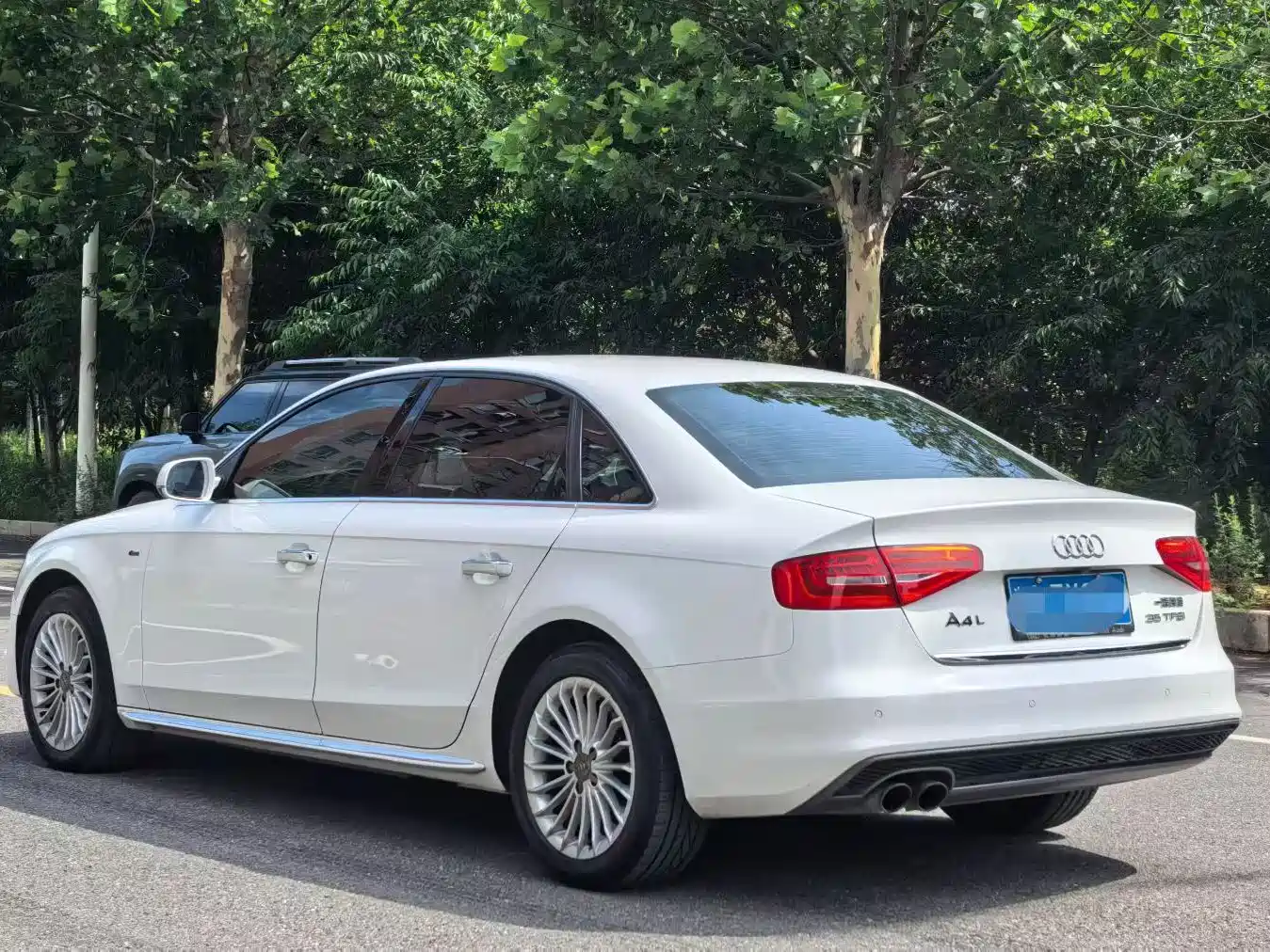 Фото 6 - Audi A4L