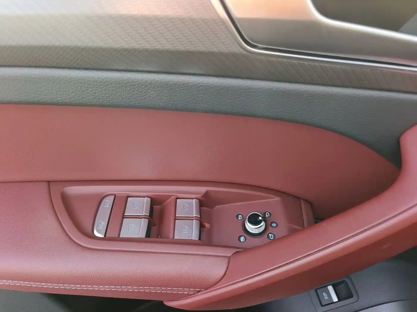 Audi Q5L 2024 Model 40 TFSI Luxury Dynamic фото 20