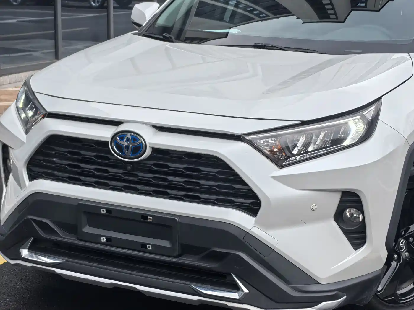 Toyota RAV4 Rongfang Dual Engine E+ 2021 2.5L 2WD Elite Pro фото 16