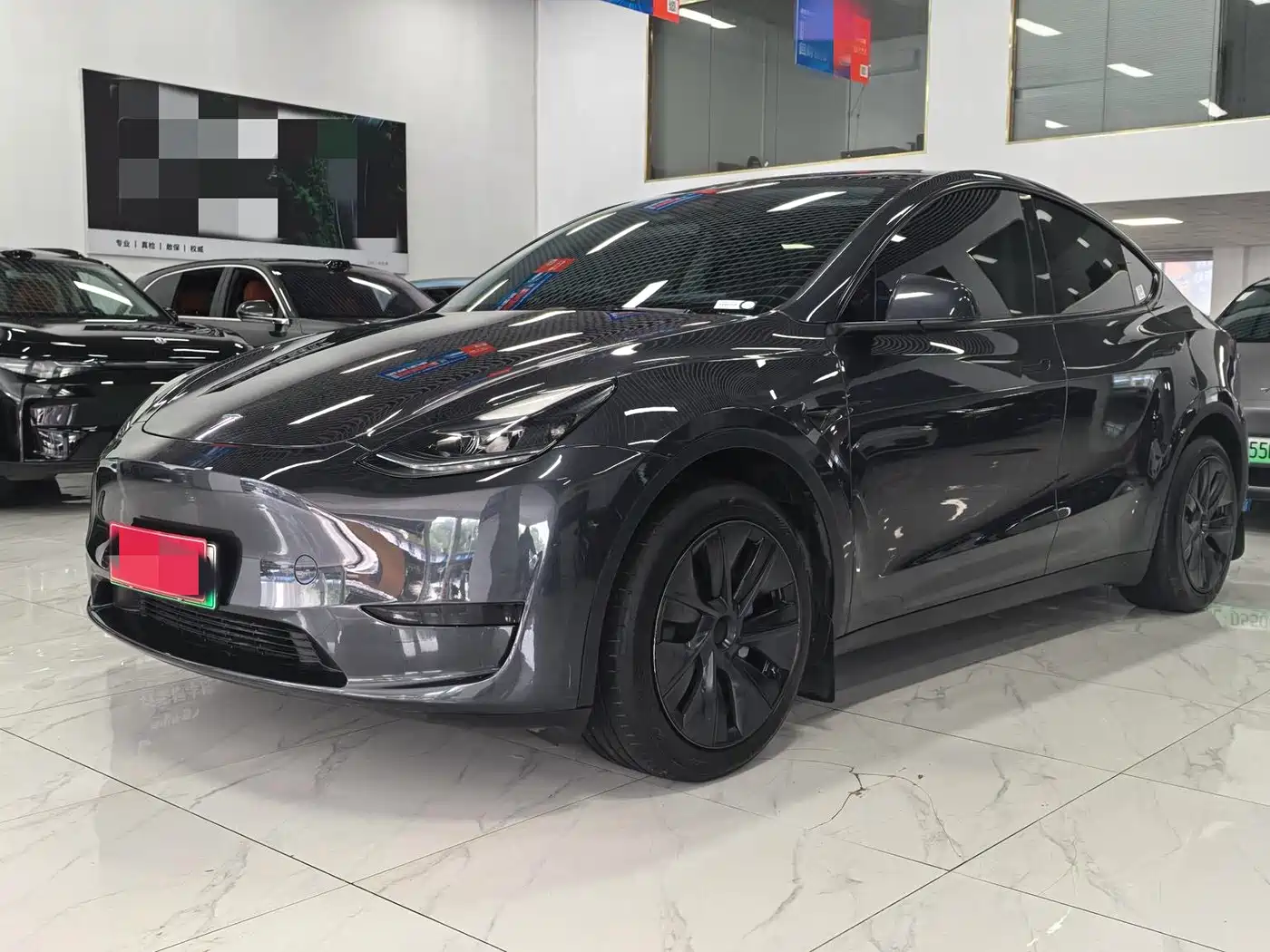 Tesla Model Y 2024