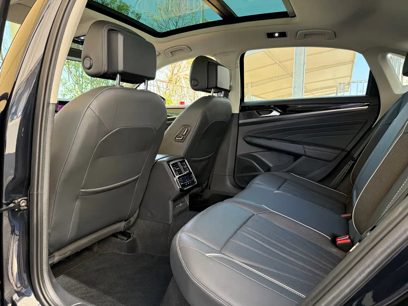 Volkswagen Passat 2024 Model 380TSI Starlight Elite фото 10
