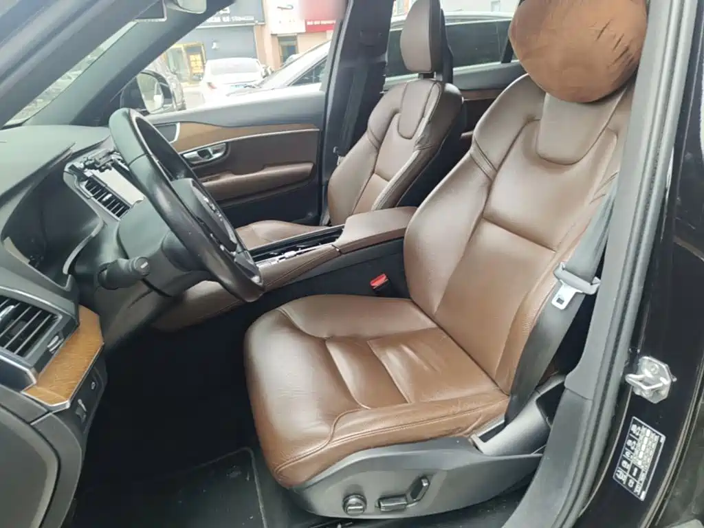 صورة 15 - Volvo XC90