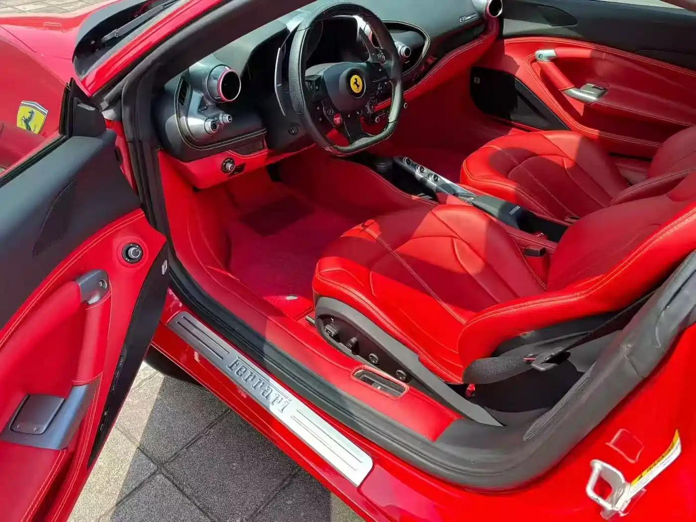 FERRARI F8