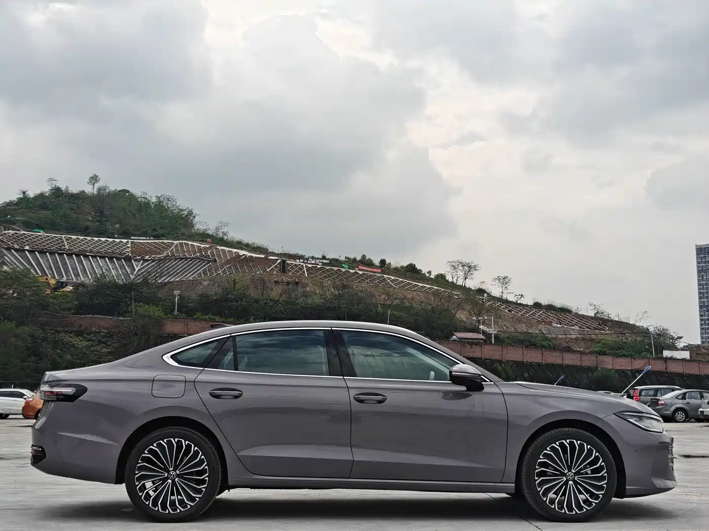 VOLKSWAGEN PASSAT