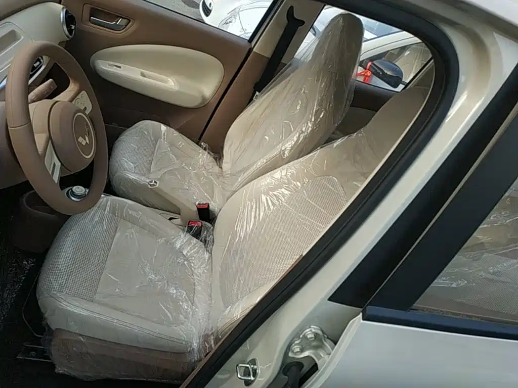 صورة 15 - Wuling Motors Hongguang MINIEV