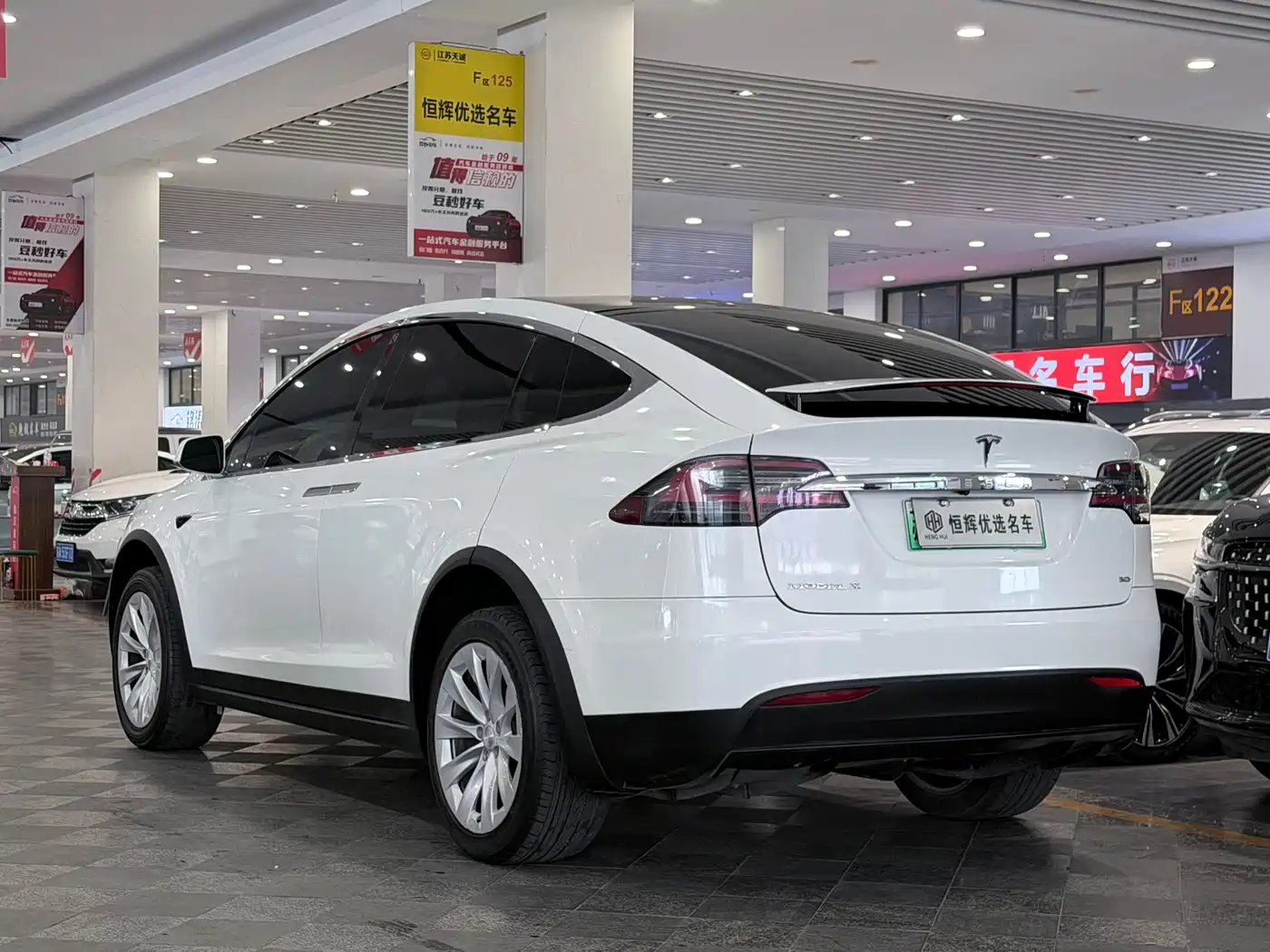 TESLA MODEL X