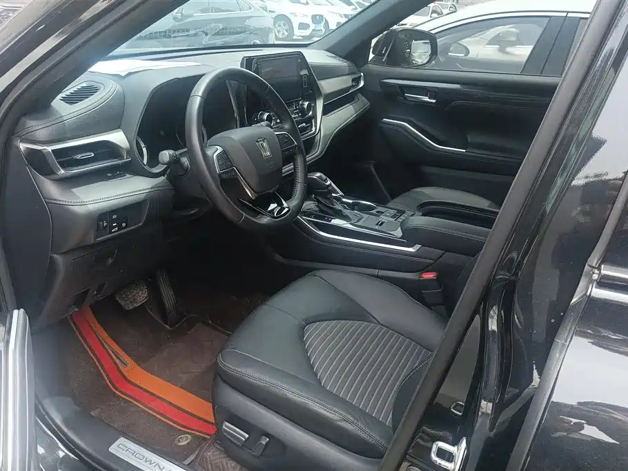 Toyota Crown Kluger 2021 2.5L HEV 4WD Luxury фото 9