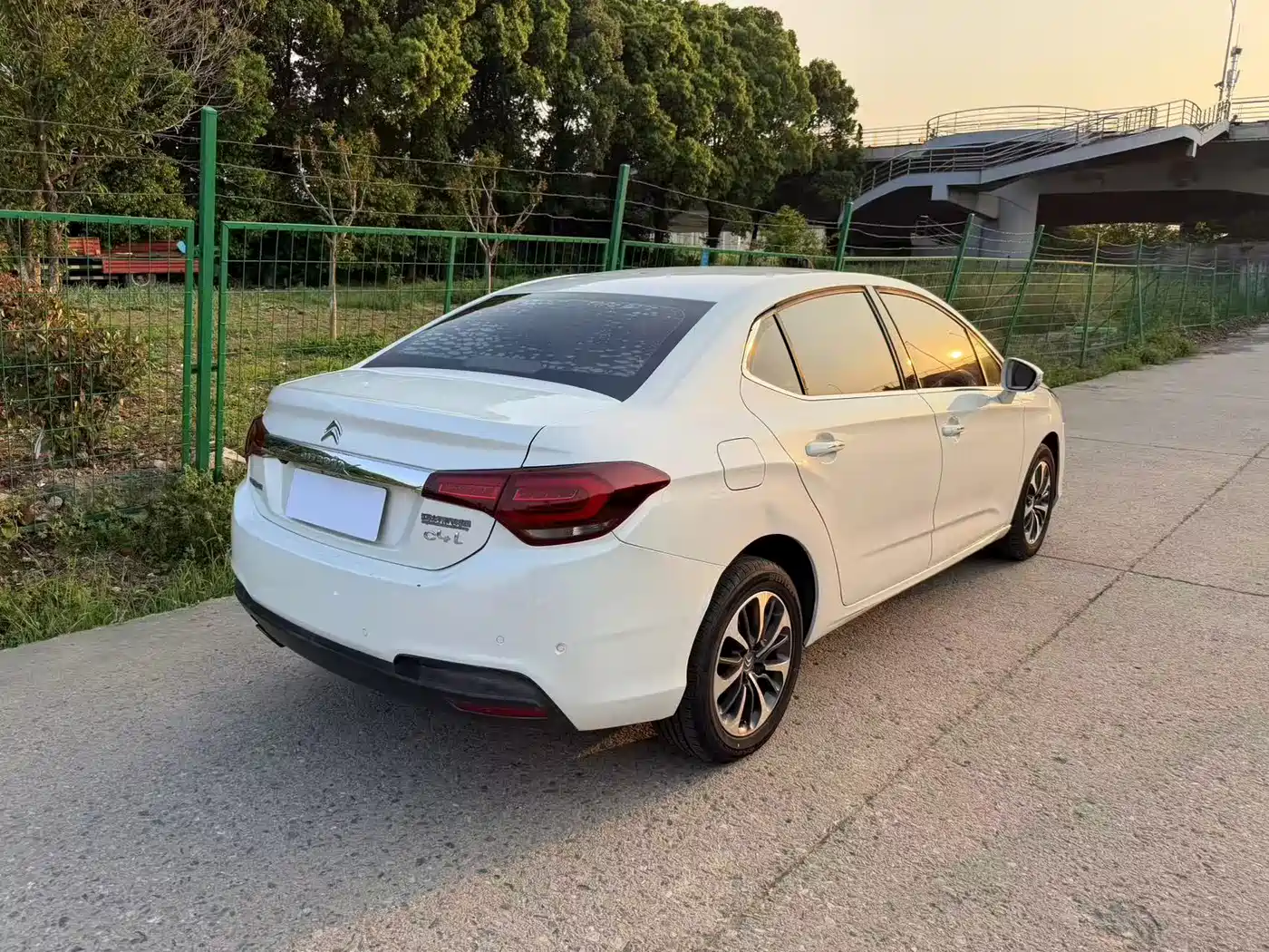 Citroën C4L 2017 2016 1.2T Auto Elite Version
