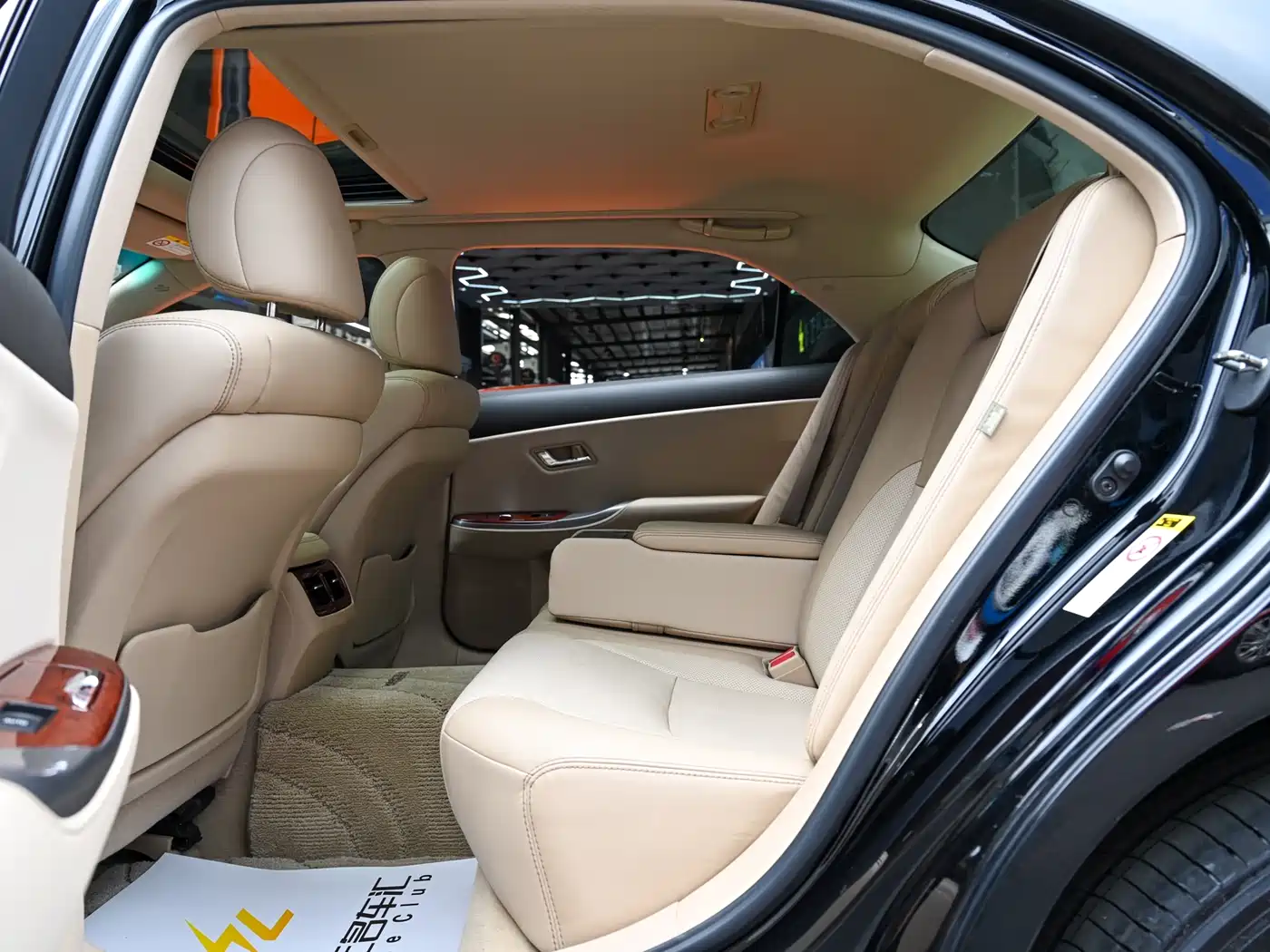 Toyota Crown 2012 2.5L Royal Leather Edition фото 12
