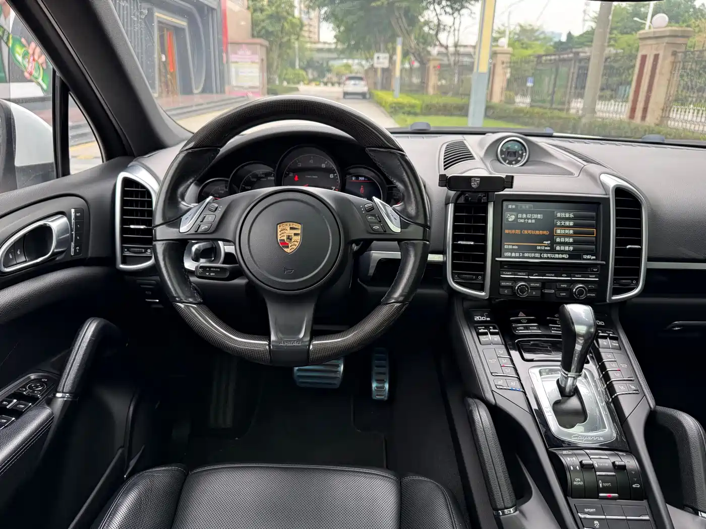 Porsche Cayenne 2014 Cayenne Platinum Edition 3.0T фото 25