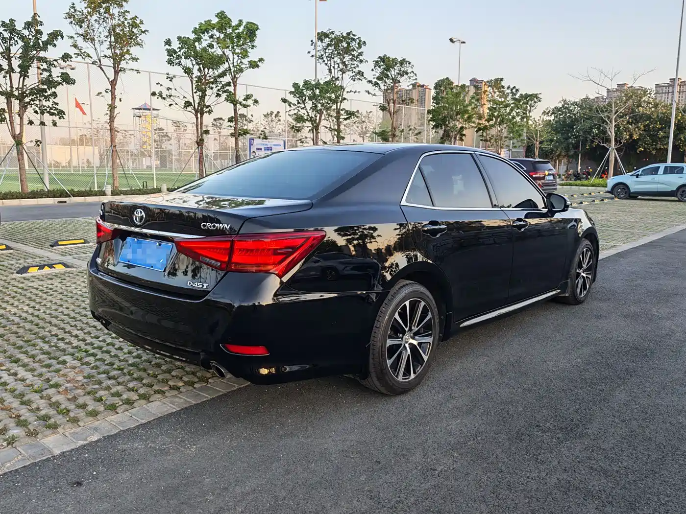Toyota Crown 2018 2.0T Fashion Edition фото 4