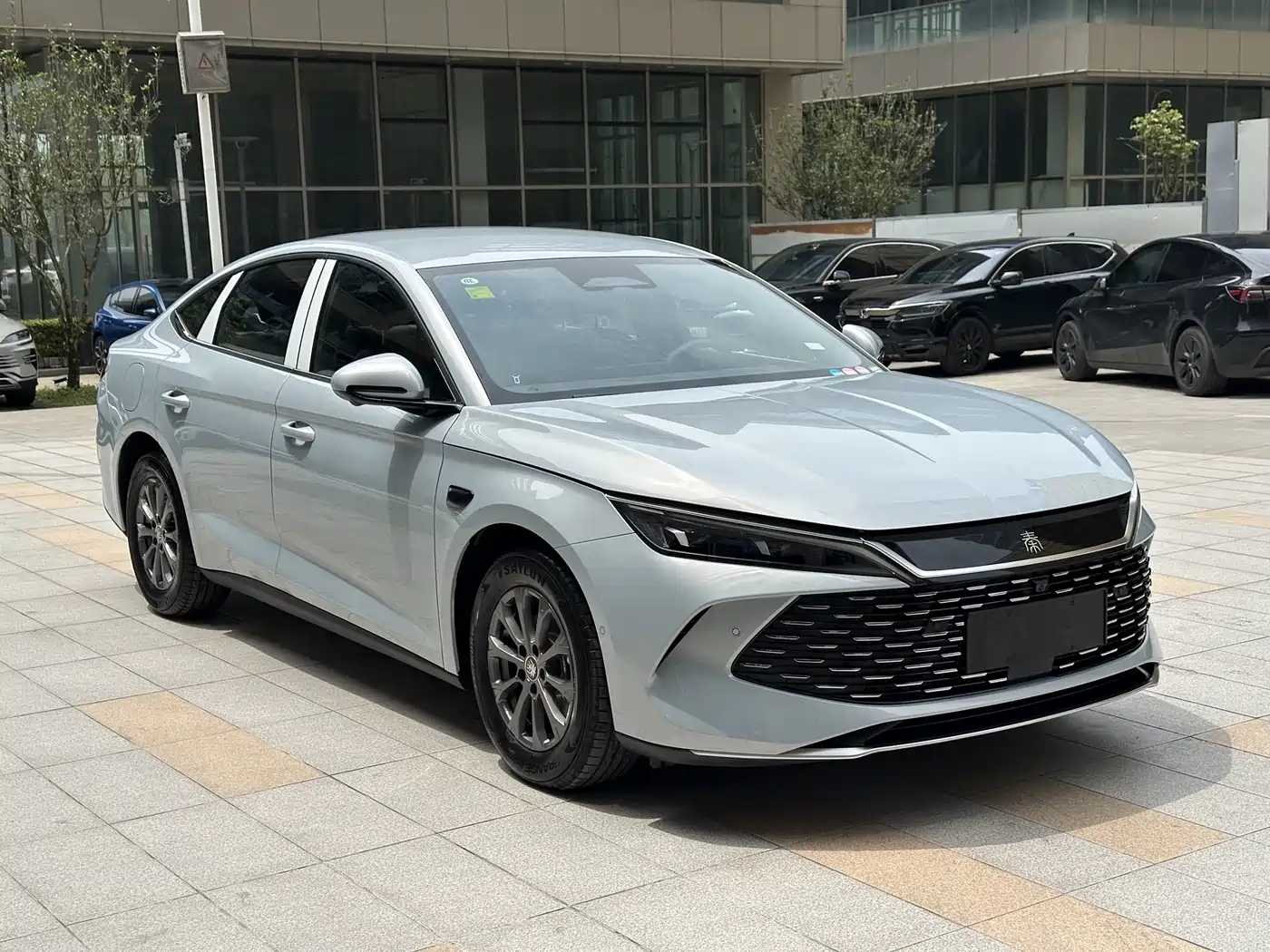 BYD Qin L 2025 DM-i Smart Drive Edition 80KM Leading фото 11