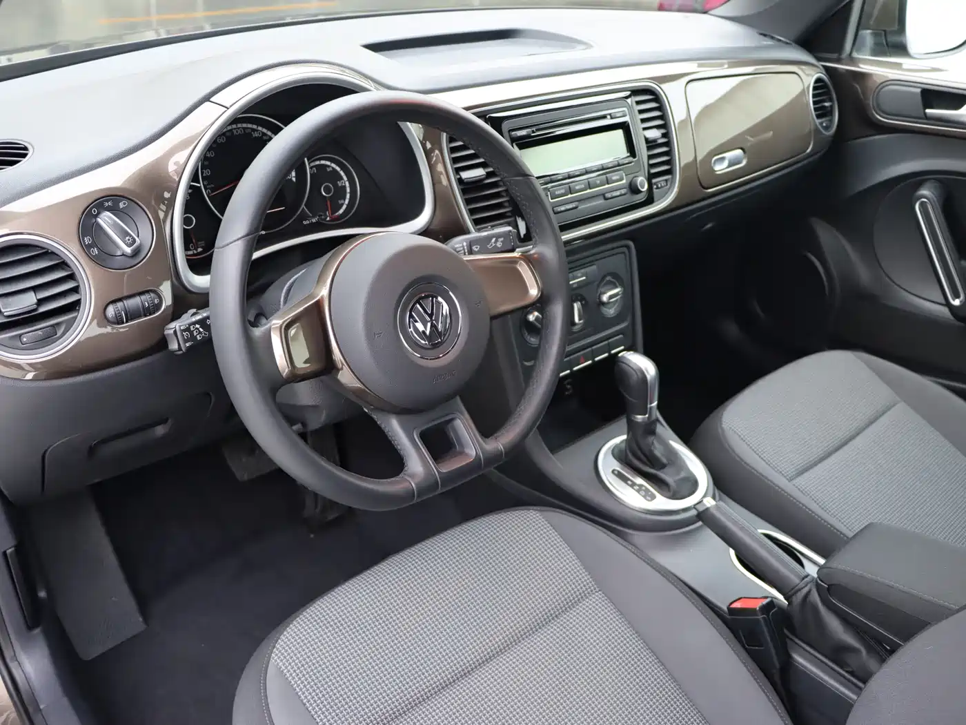 Volkswagen Beetle 2015 180TSI фото 6