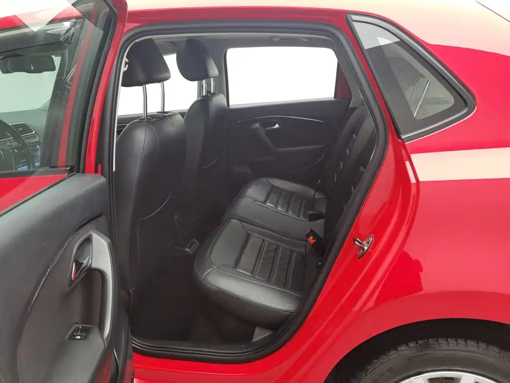 Фото 15 - Volkswagen Polo
