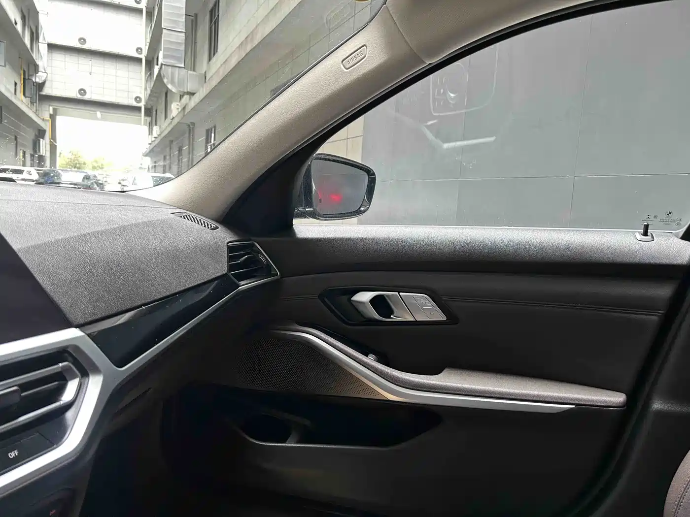 BMW 3 Series 2021 320Li M Sport Package фото 3