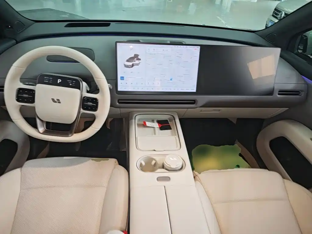 Photo 10 - Li Auto i6