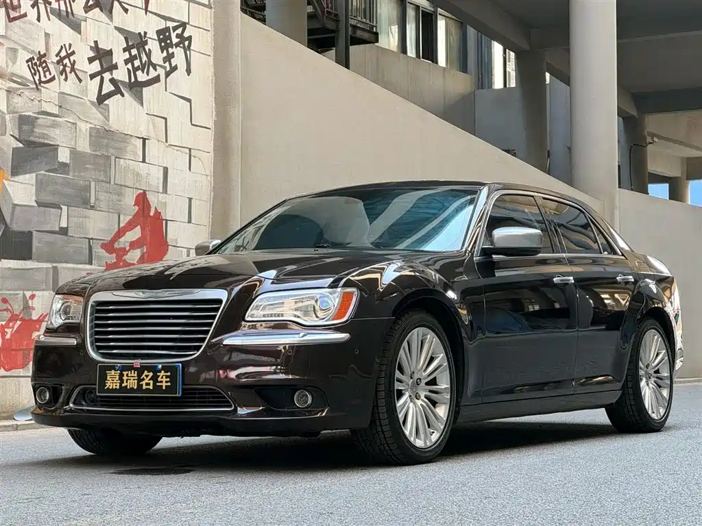Chrysler 300C (Import) 2013 2013 3.6L Prestige Edition