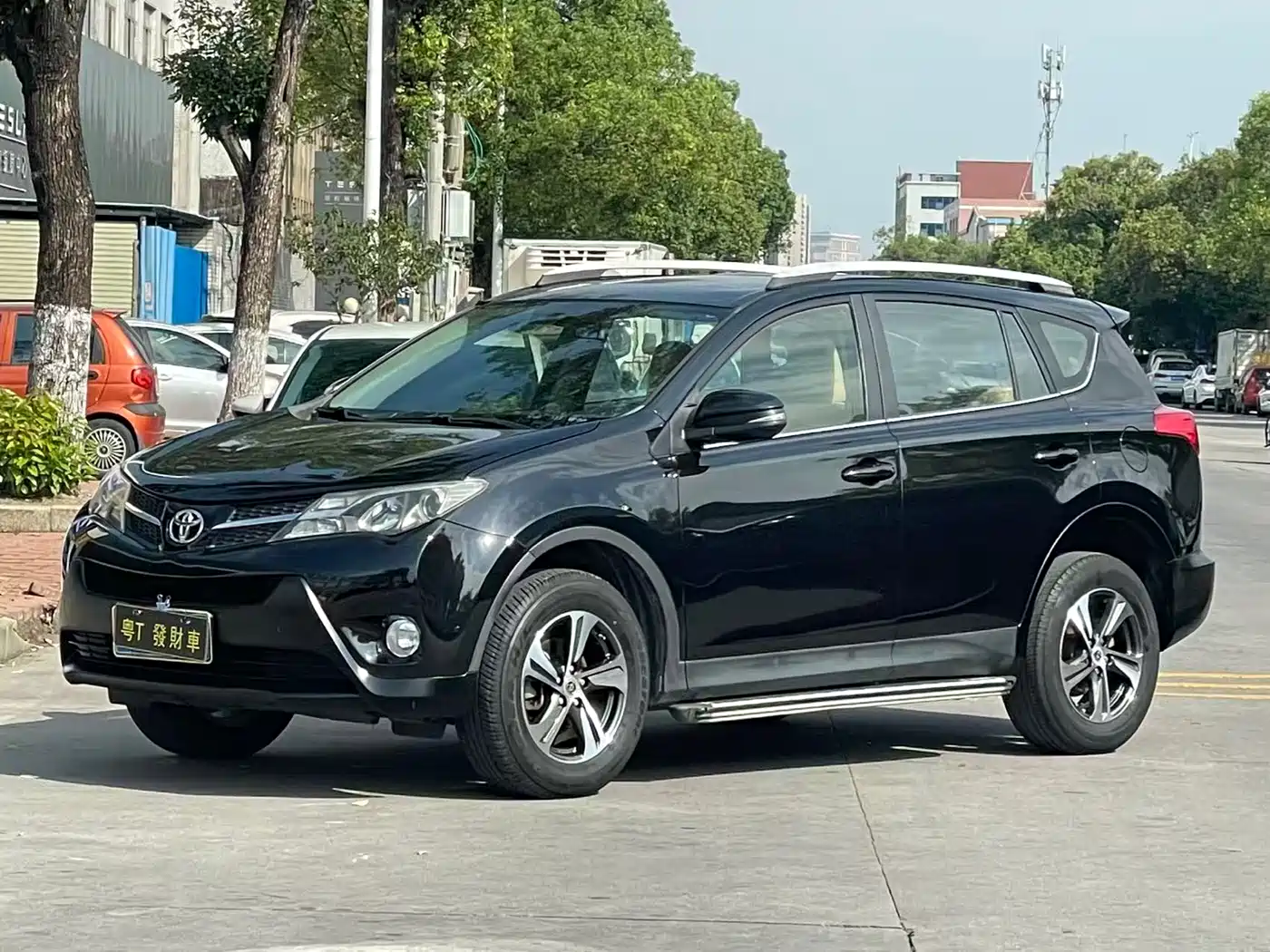 Toyota RAV4 Rongfang 2015 2.0L CVT 2WD Trend Edition