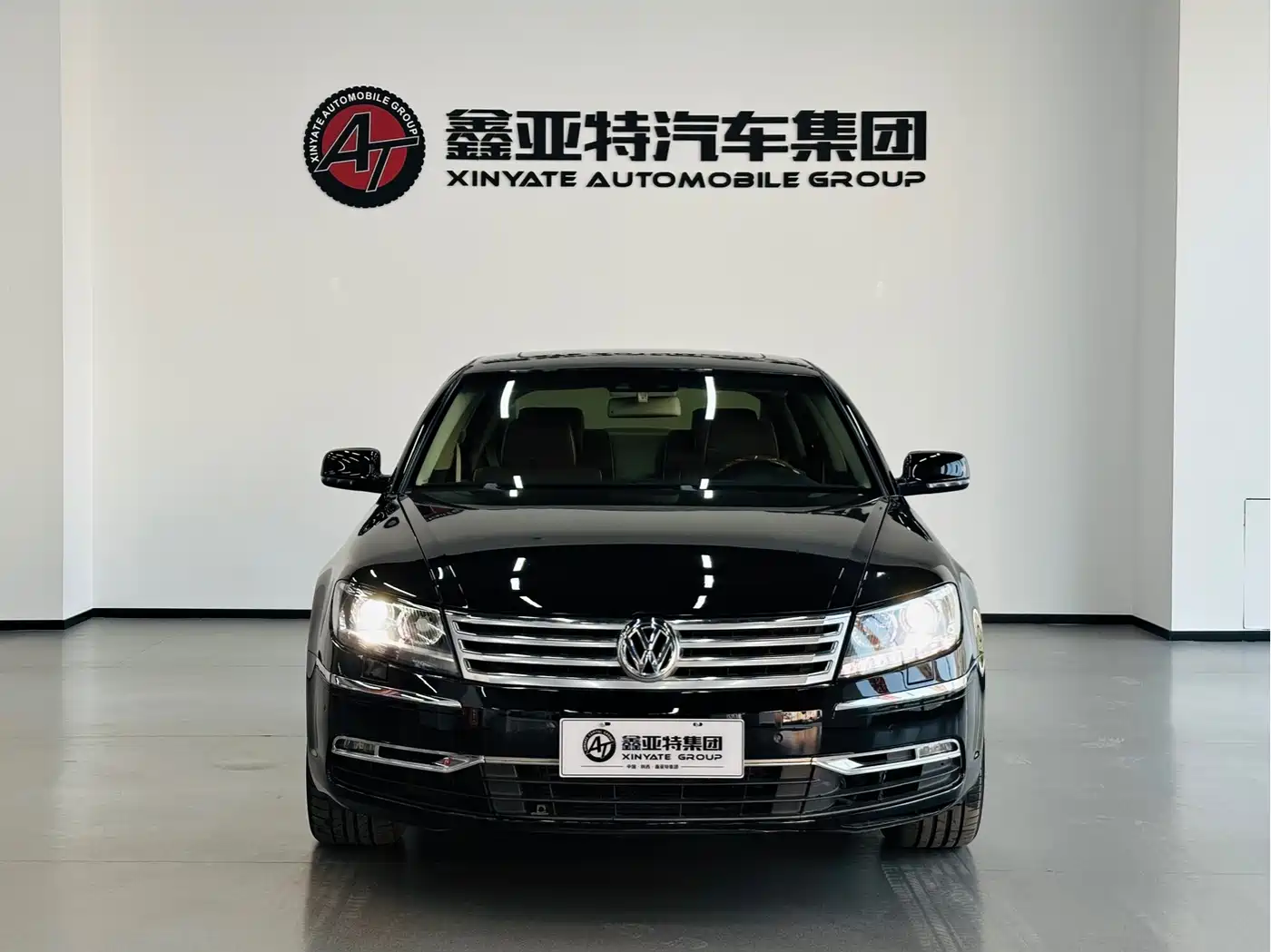 Volkswagen Phaeton 2012 3.6L Premium Custom фото 3