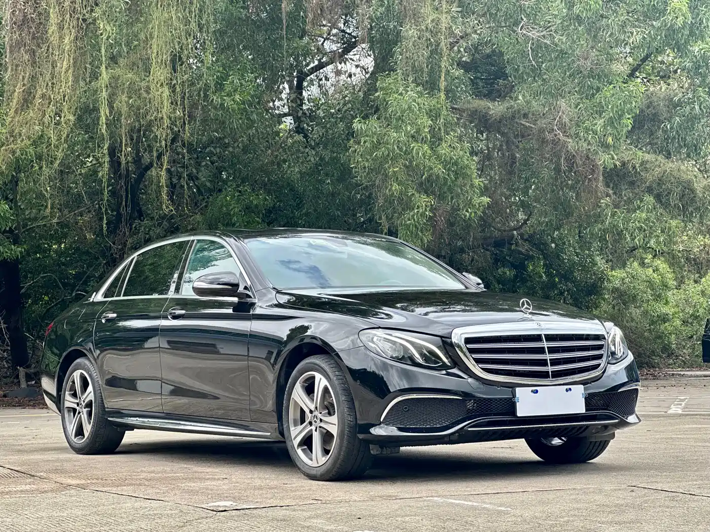 Mercedes-Benz E-Class 2019 E 200 L фото 3