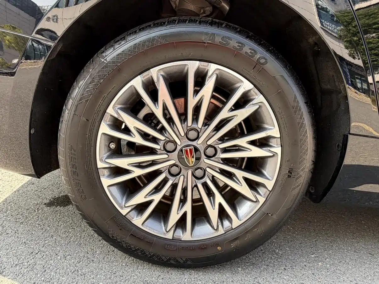 Hongqi H5 2024 2.0T Automatic Smart Connect Flag Smooth Edition фото 18