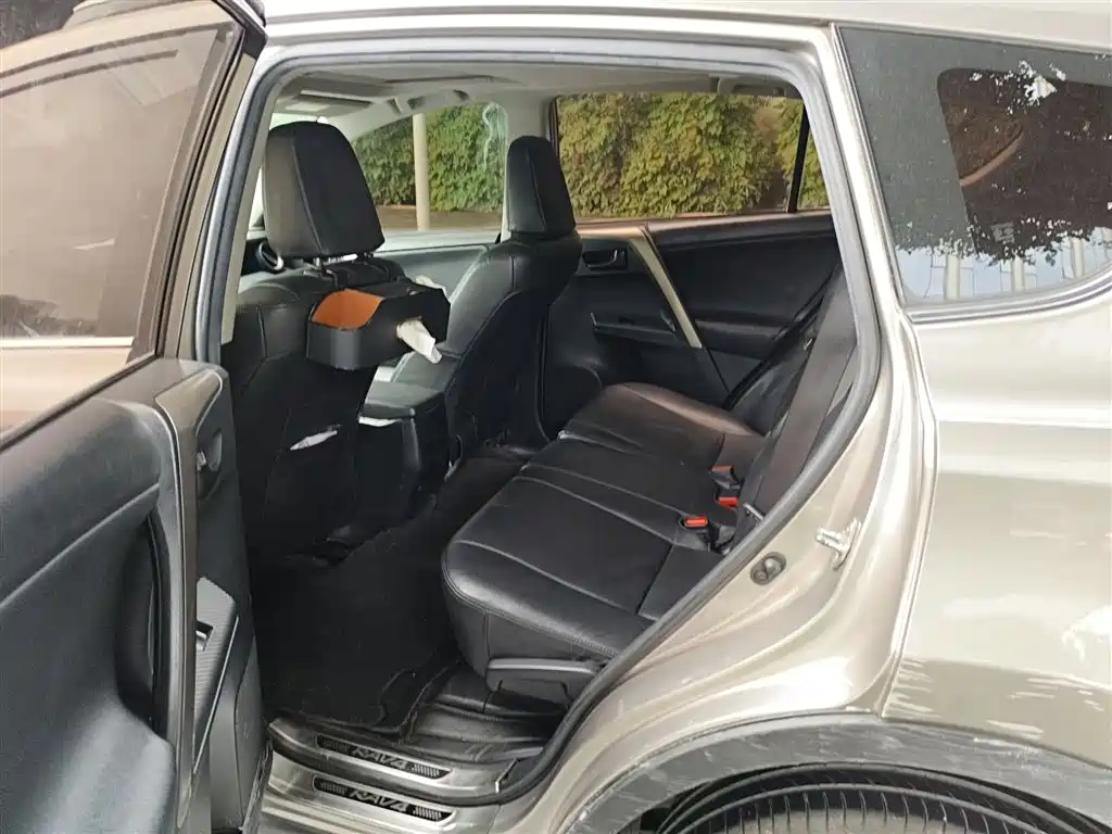Toyota RAV4 Rongfang 2015 2.0L CVT 2WD Trend Edition фото 15