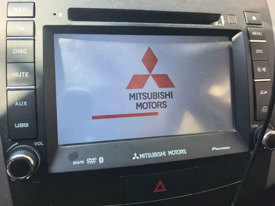 Mitsubishi Outlander (Import) 2012 2012 Outlander 2.4 Fashion Navigation Edition