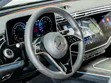 Photo 11 - Mercedes-Benz E-Class