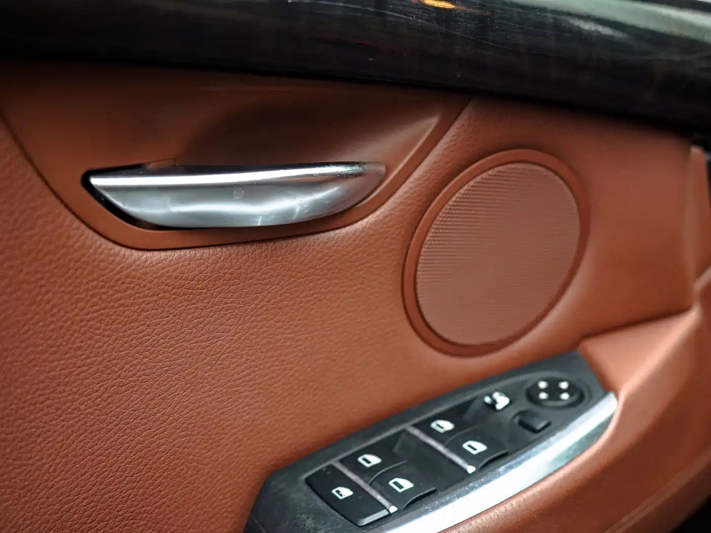 BMW 5 Series GT 2011 535i Elegance фото 16